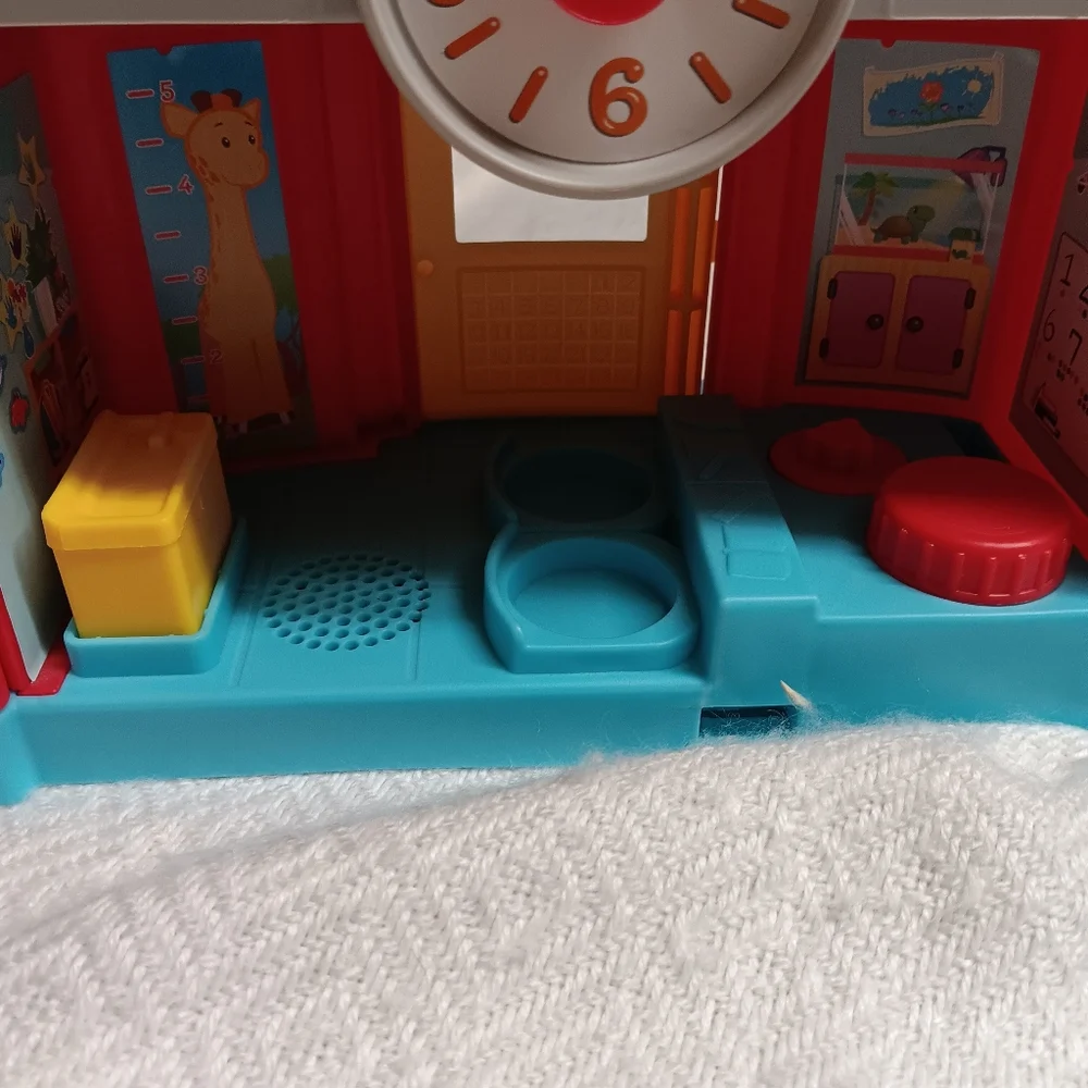 Fisher Price School - Picture 10 of 11